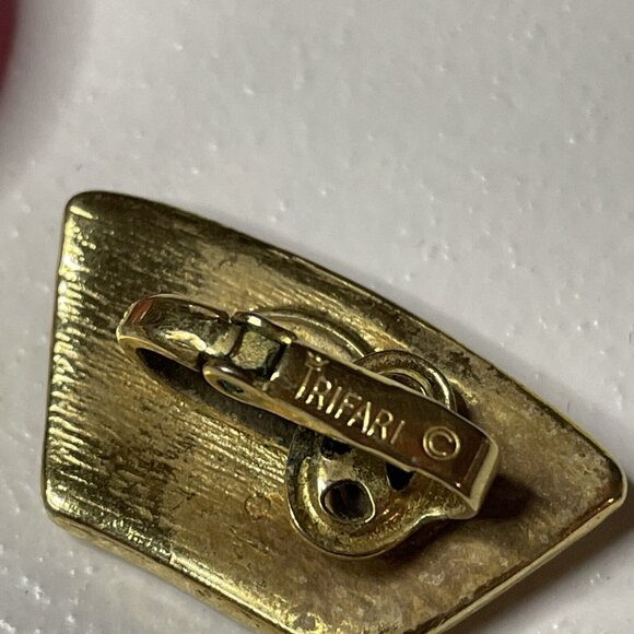 Lot of 17 Mismatched Signed Vintage Clip On Screw Back Earrings Trifari Napier + - Picture 6 of 12